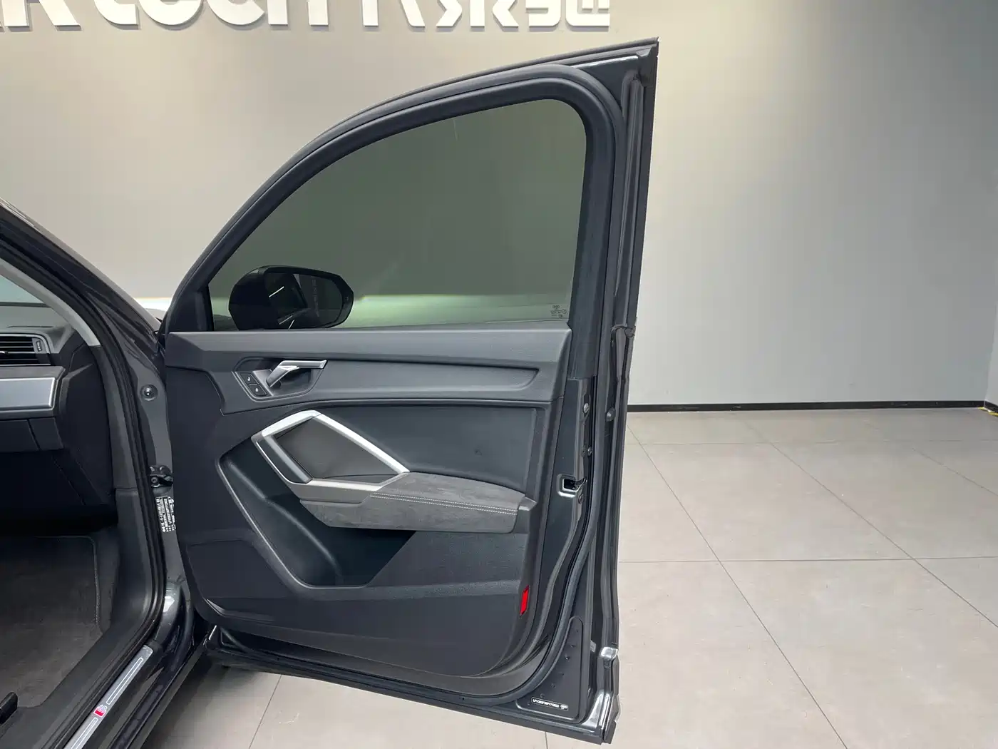 Audi Q3 2023 35 TFSI Fashion Dynamic Model (1.5T) фото 27