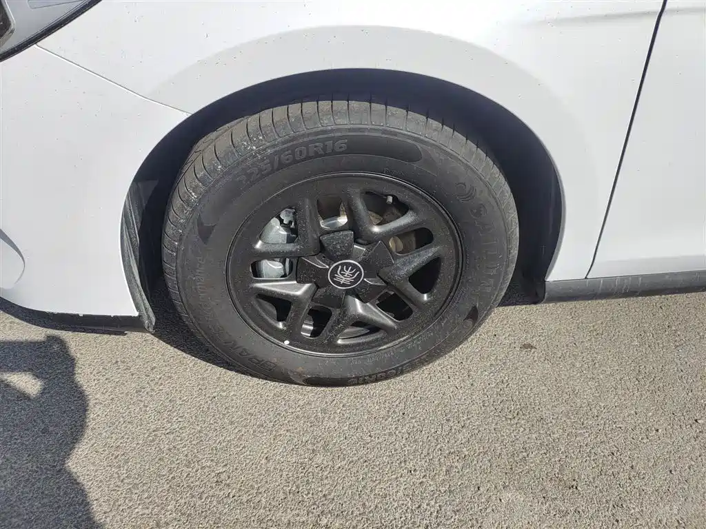 BYD Qin PLUS 2025 DM-i Smart Drive 55KM Leader фото 17