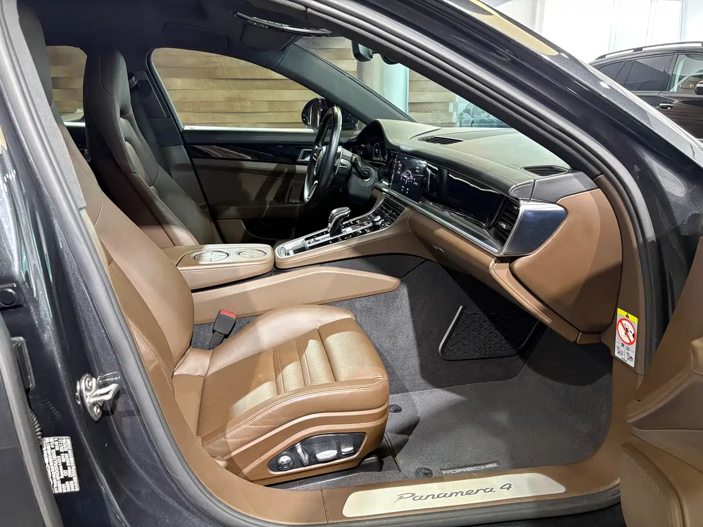 Porsche Panamera 2017 Panamera 4 Sport Turismo 3.0T фото 17