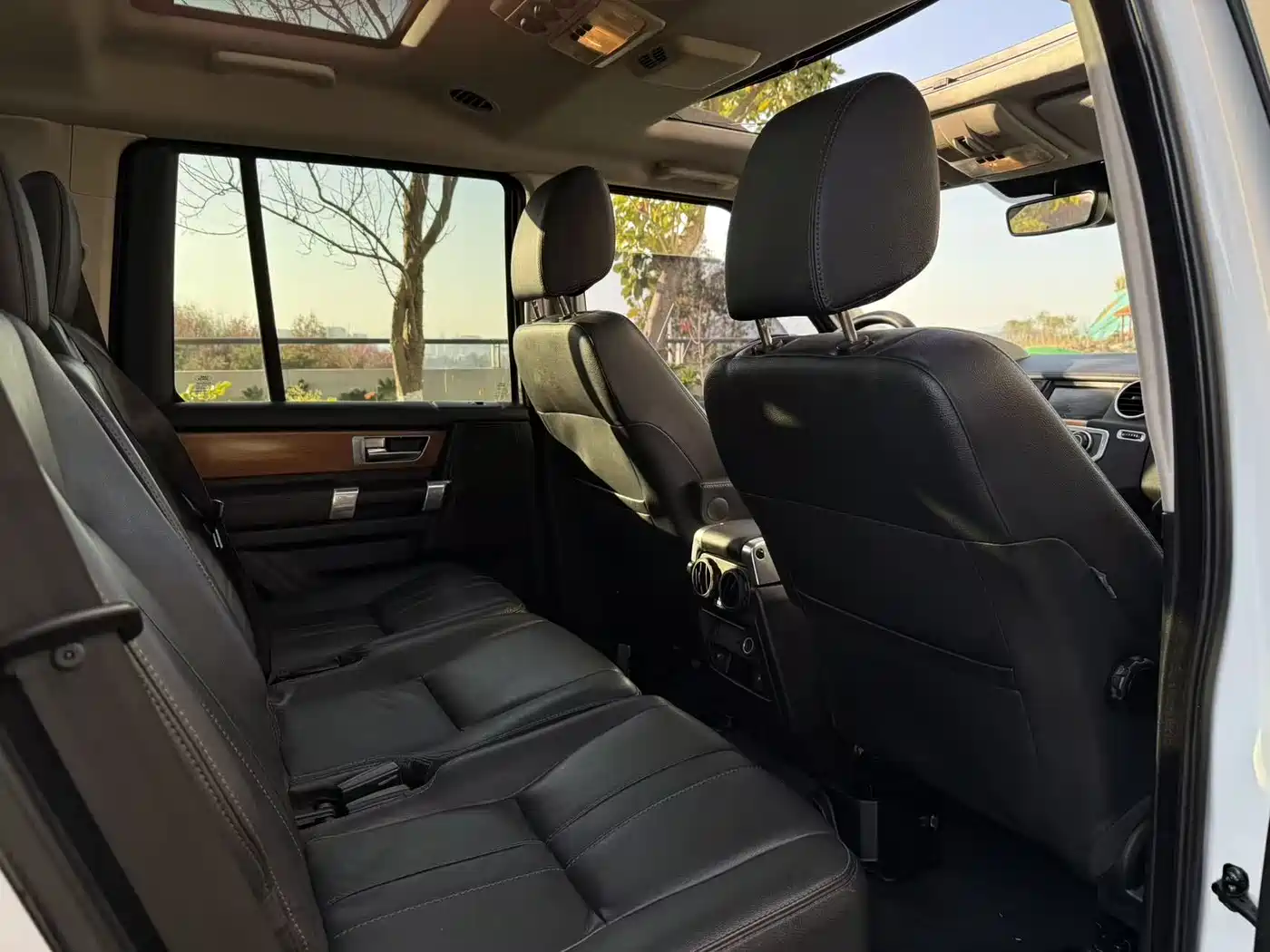 Land Rover Discovery 2015 3.0 SDV6 HSE Diesel фото 10