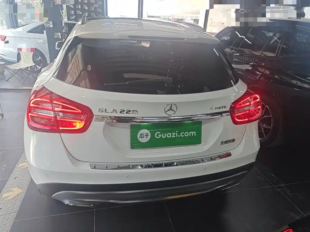 Mercedes-Benz GLA 2016 GLA 220 4MATIC Fashion фото 6