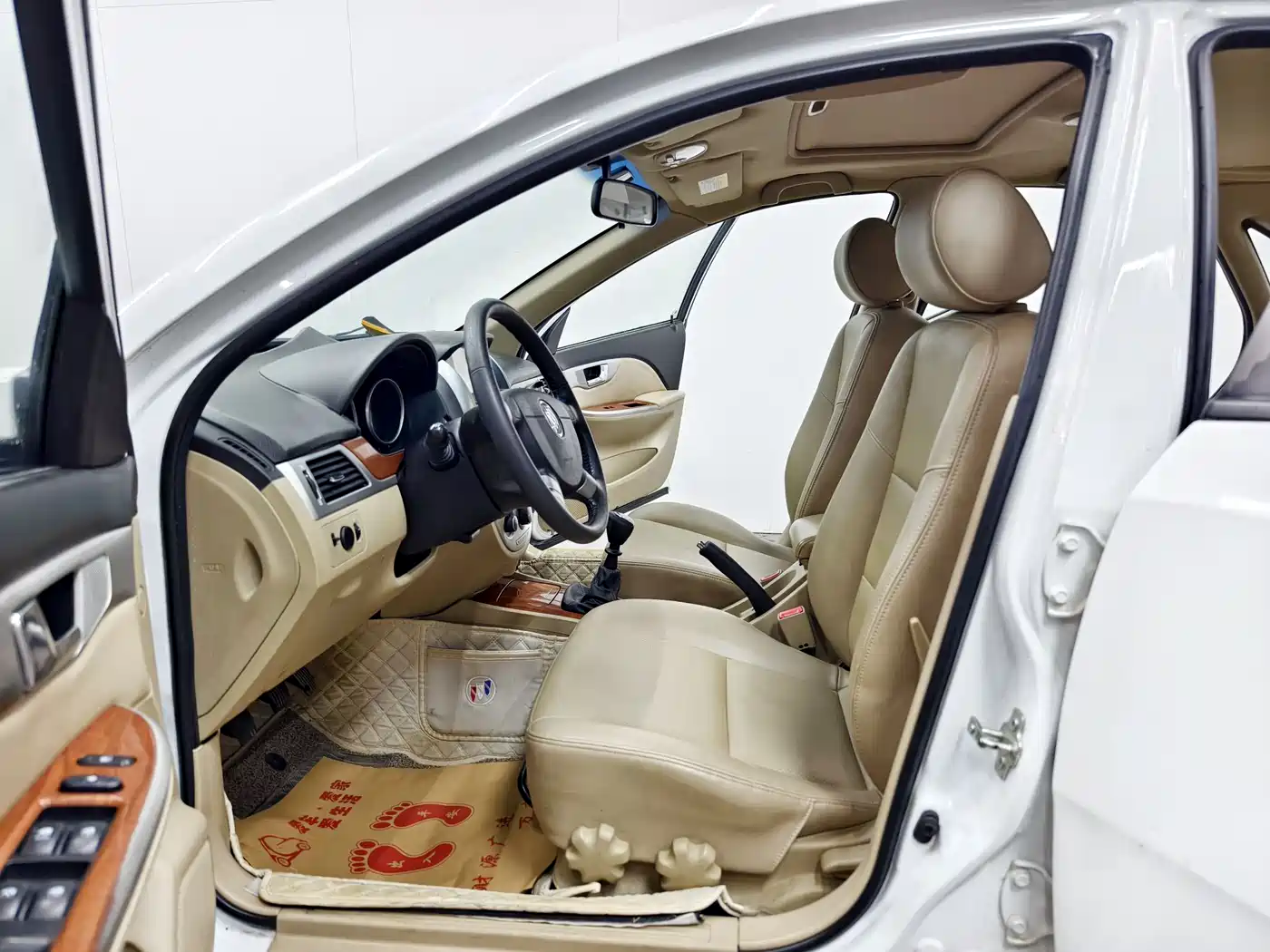 Buick Excelle 2013 1.5L Manual Exclusive фото 11