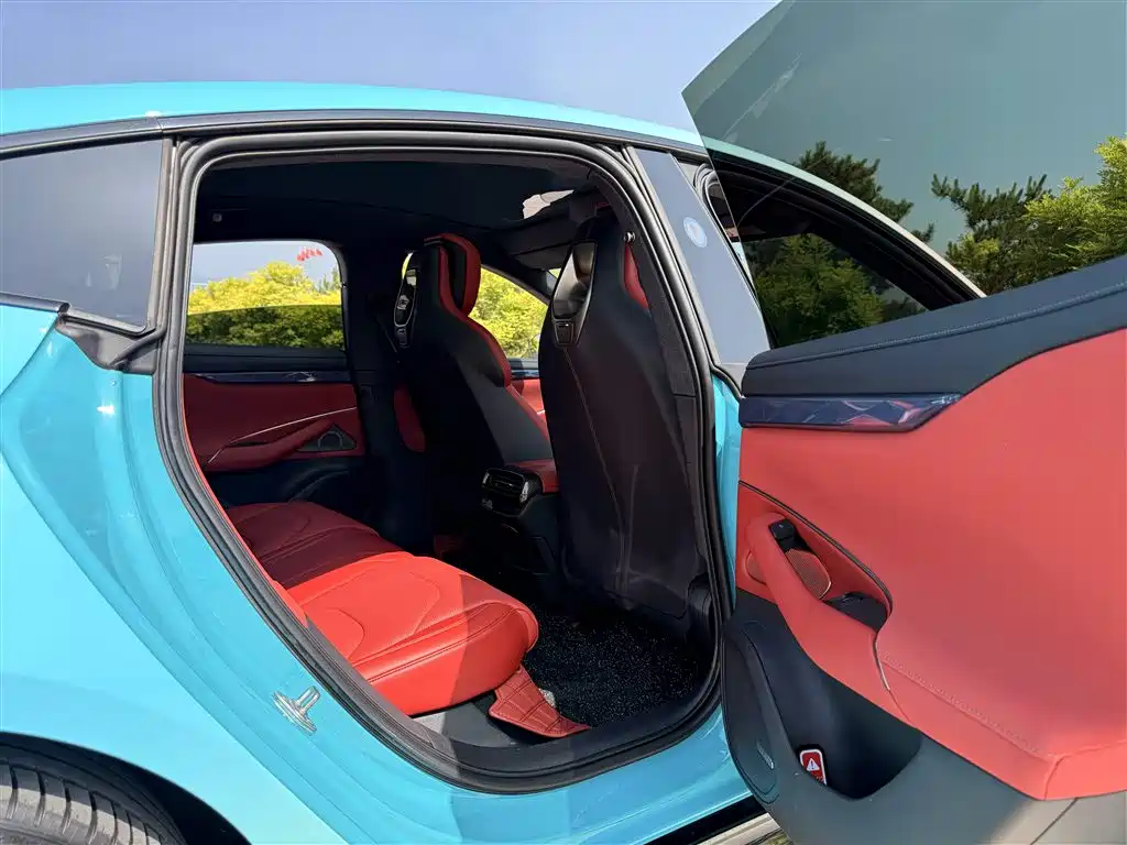 Xiaomi Auto Xiaomi SU7 2024 RWD Ultra Long Range Advanced Smart Driving Pro Edition фото 15