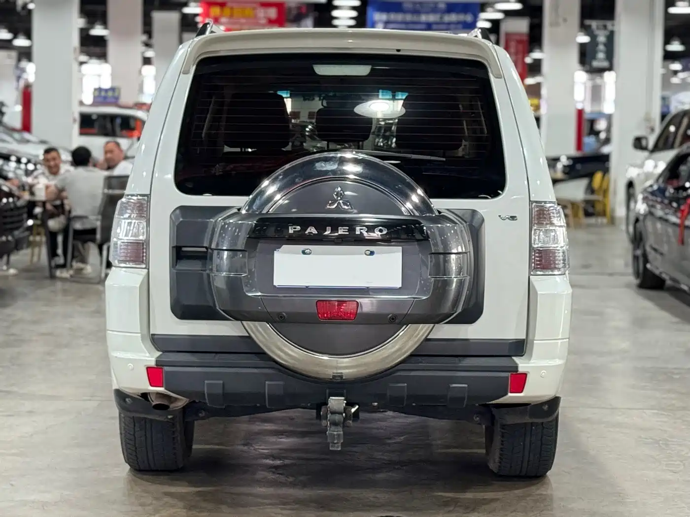 Mitsubishi Pajero (Import) 2016 3.0L Automatic Standard (China V) фото 4