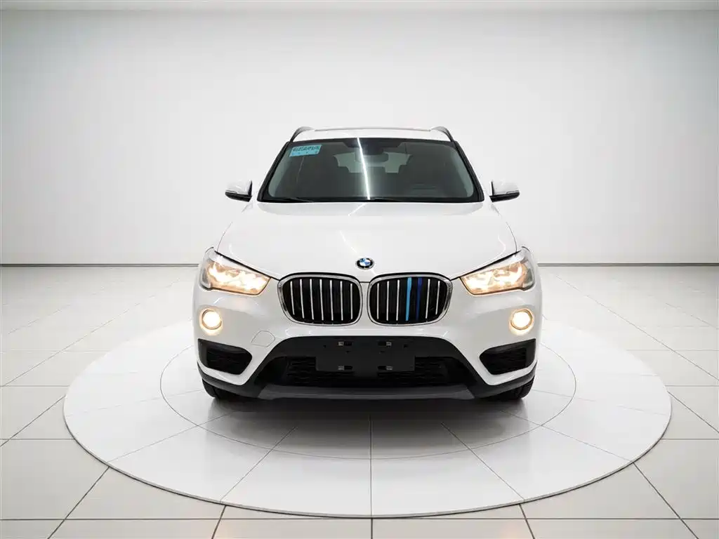 BMW X1 2019 sDrive18Li Fashion Model фото 3