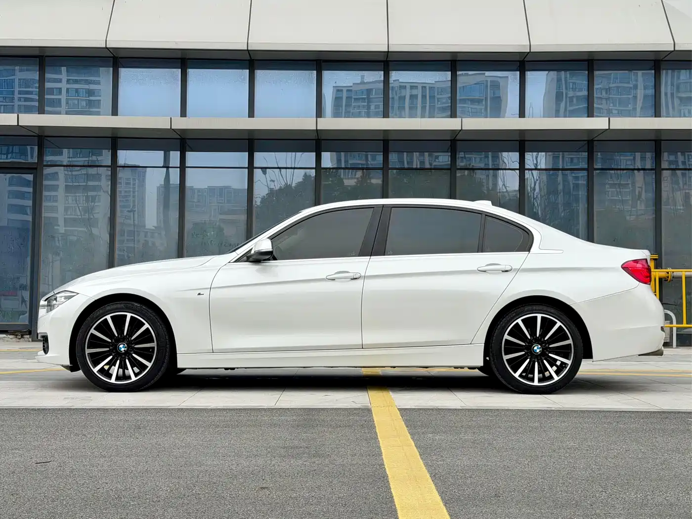 BMW 3 Series 2018 320Li Fashion Style фото 3