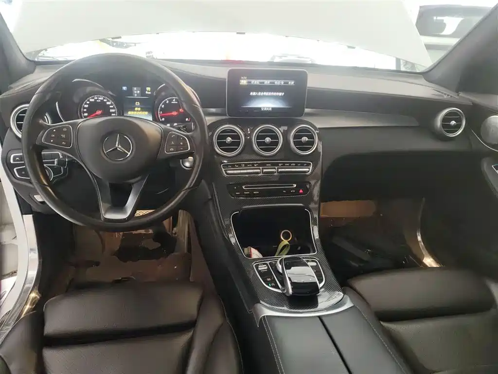 Mercedes-Benz GLC 2018 Facelift GLC 260 4MATIC Luxury фото 10