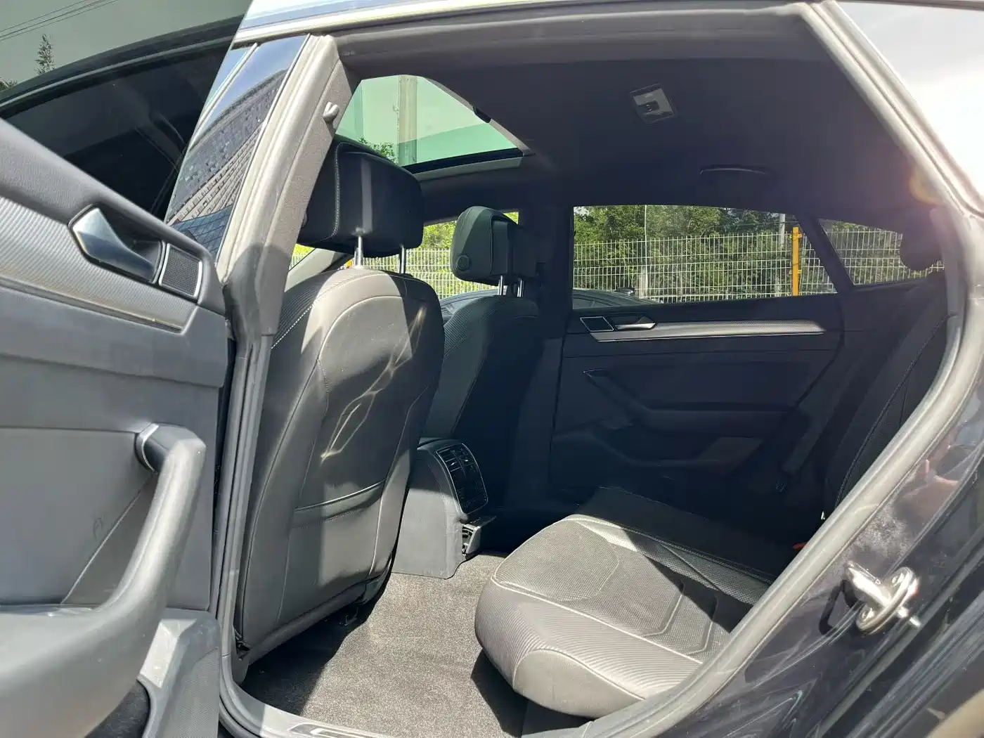 Volkswagen FAW-Volkswagen CC 2019 330TSI Charm Edition China VI фото 6