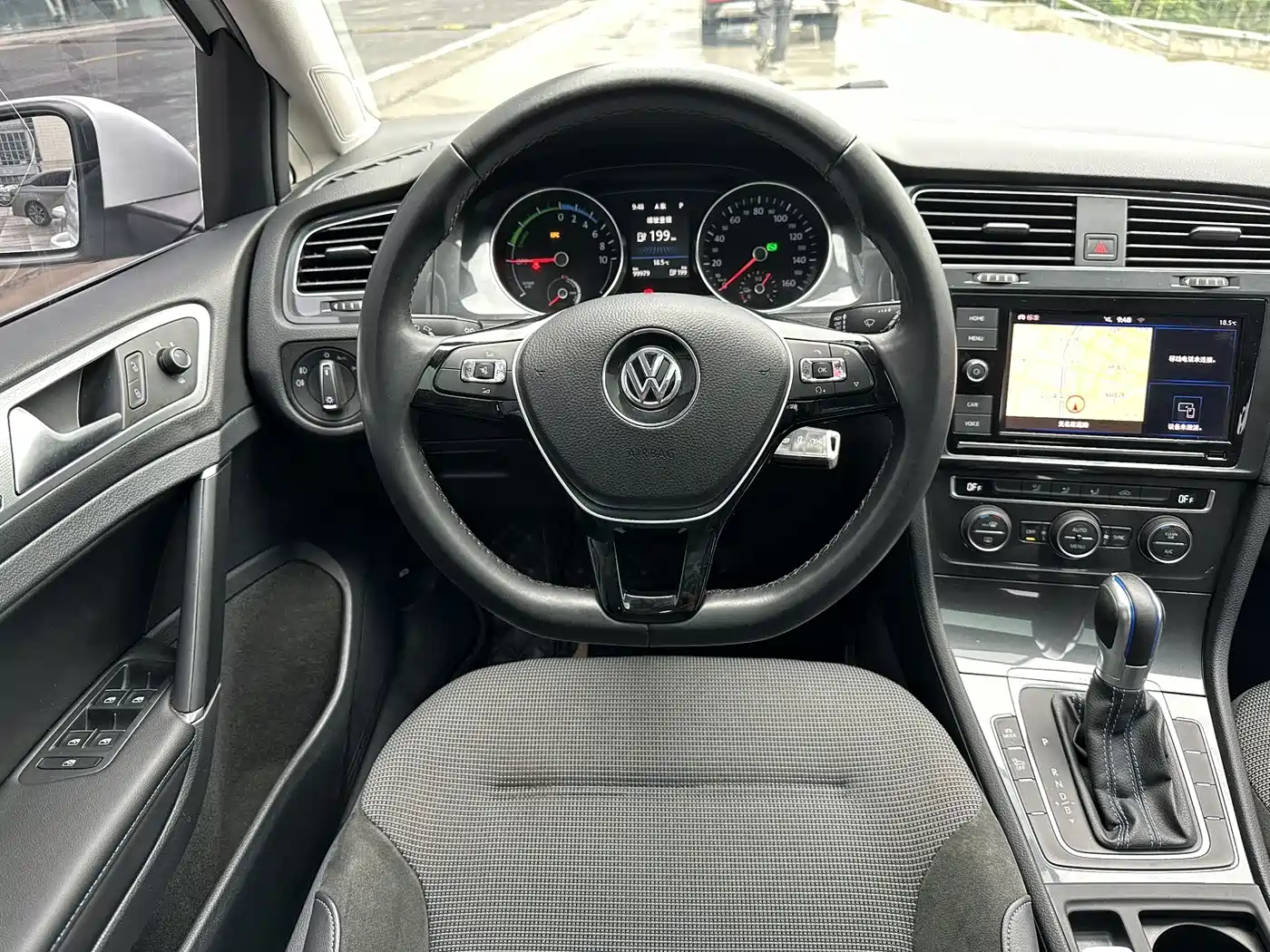 Volkswagen Golf Electric 2020 Chi Pro фото 17