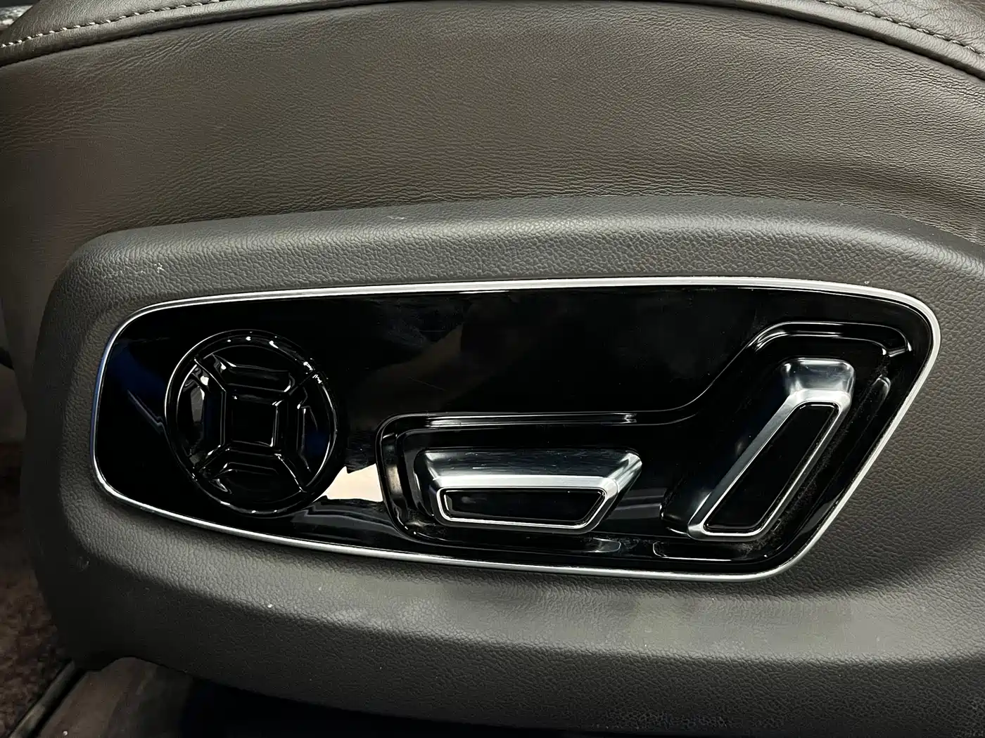 Audi A8 2021 A8L 50 TFSI quattro Comfort фото 18