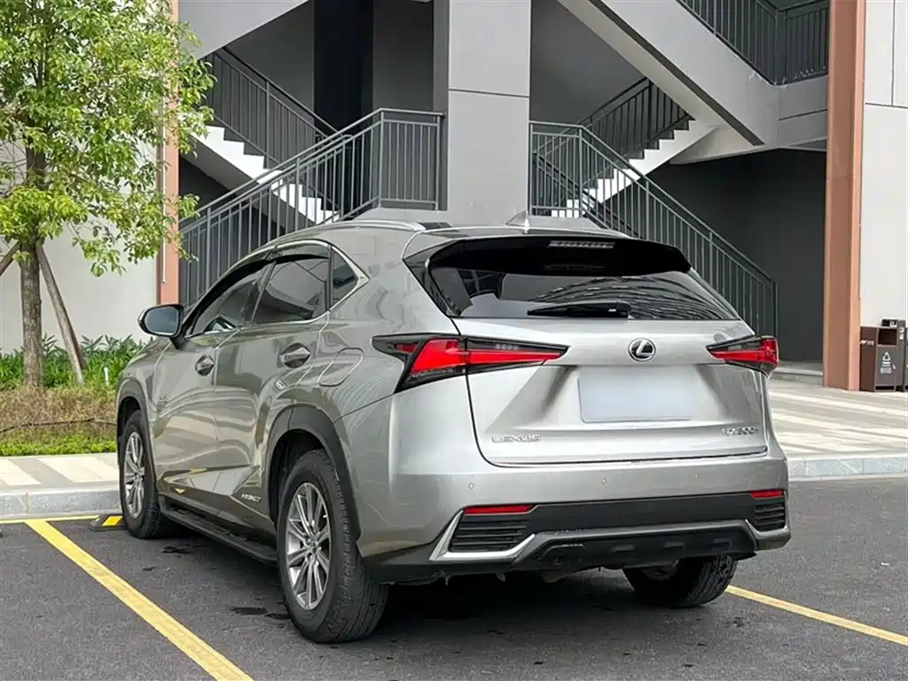 Lexus NX 2020 300h FWD F Sport China VI фото 23