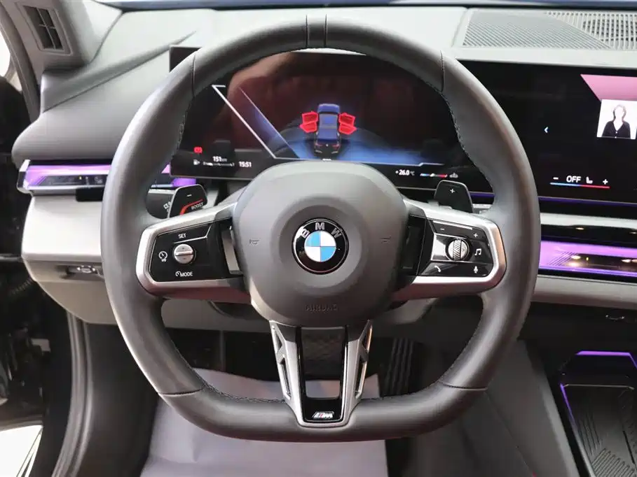BMW 5 Series 2024 530Li Leading M Sport Package фото 17