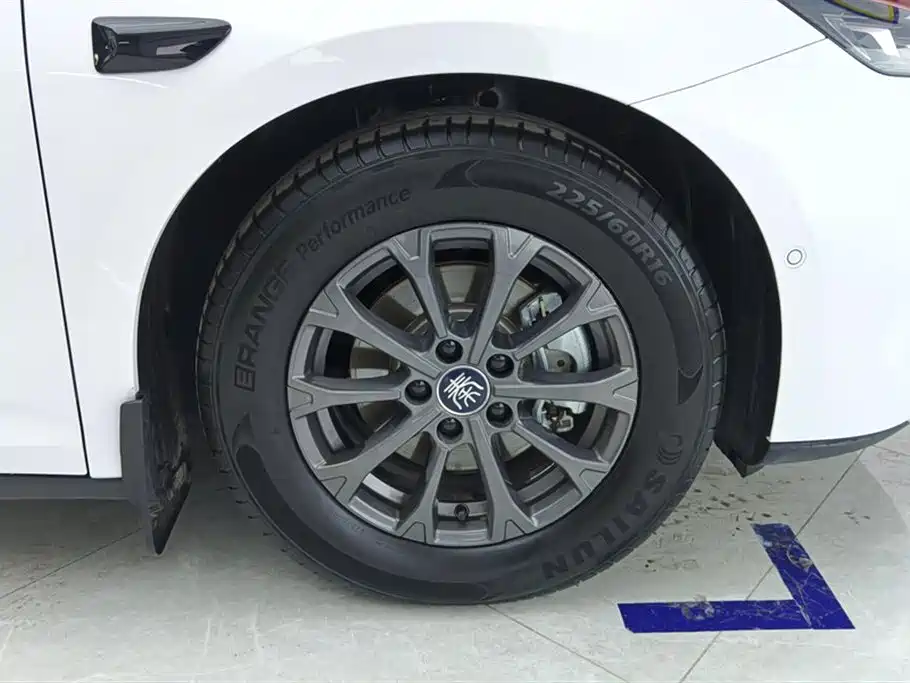 BYD Qin L 2025 DM-i Smart Drive Edition 80KM Leading фото 6