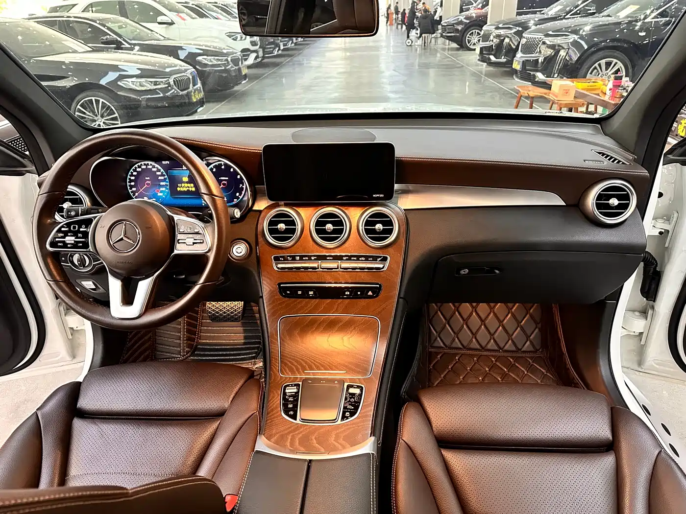 Mercedes-Benz GLC 2020 GLC 260 L 4MATIC Luxury фото 8
