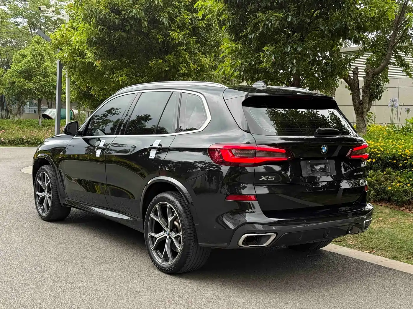 BMW X5 (Import) 2021 xDrive40i Exclusive M Sport Package фото 4