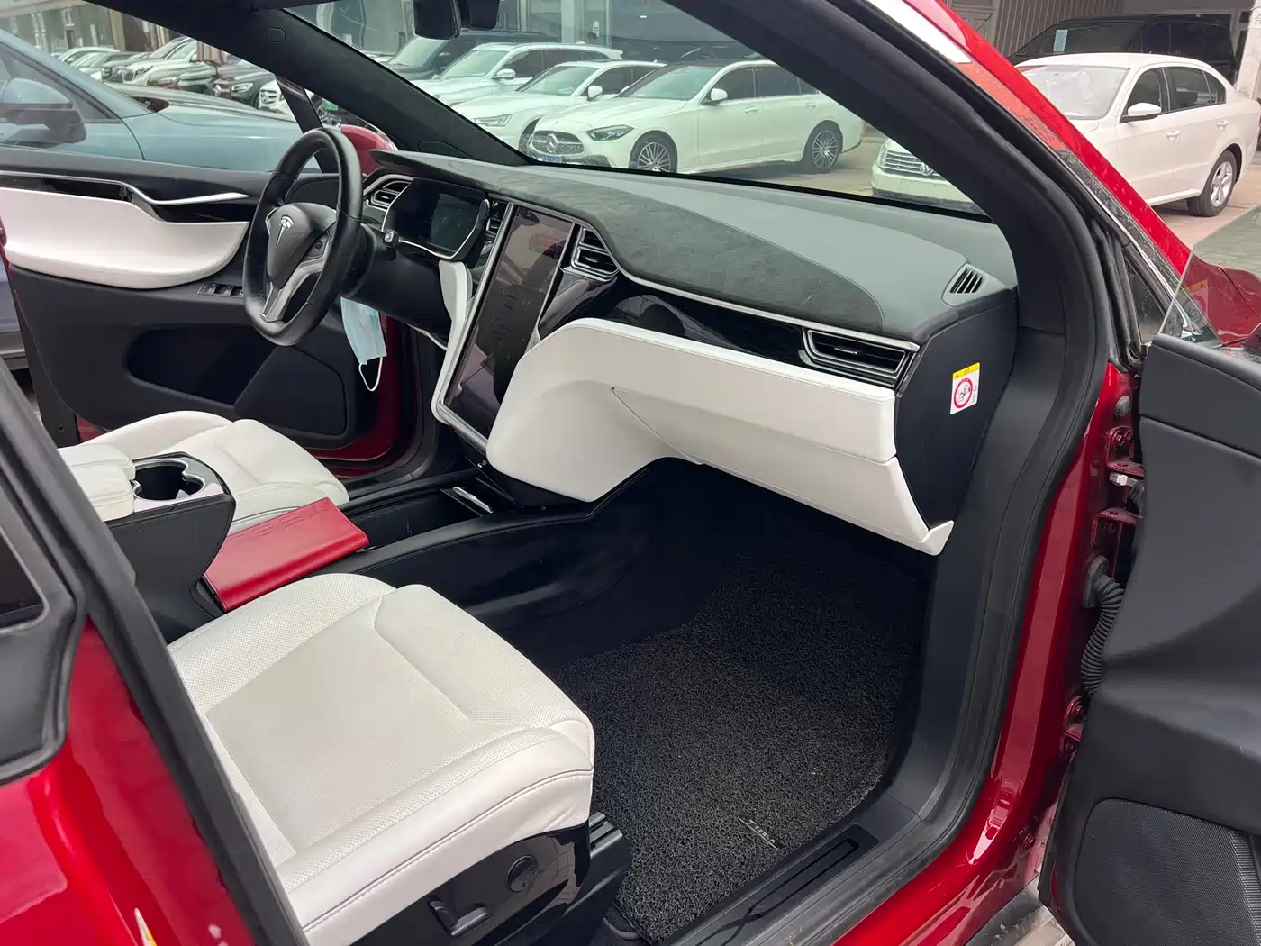 TESLA MODEL X
