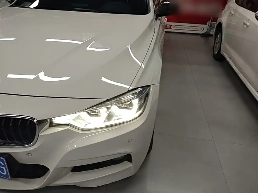 BMW 3 Series 2017 320i M Sport фото 24