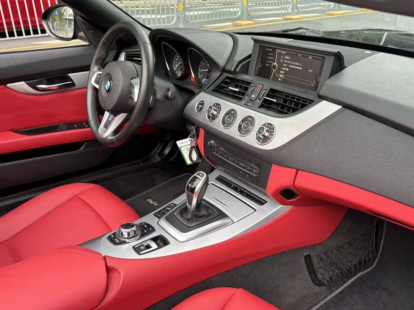 BMW Z4 2013 sDrive20i Leading фото 5