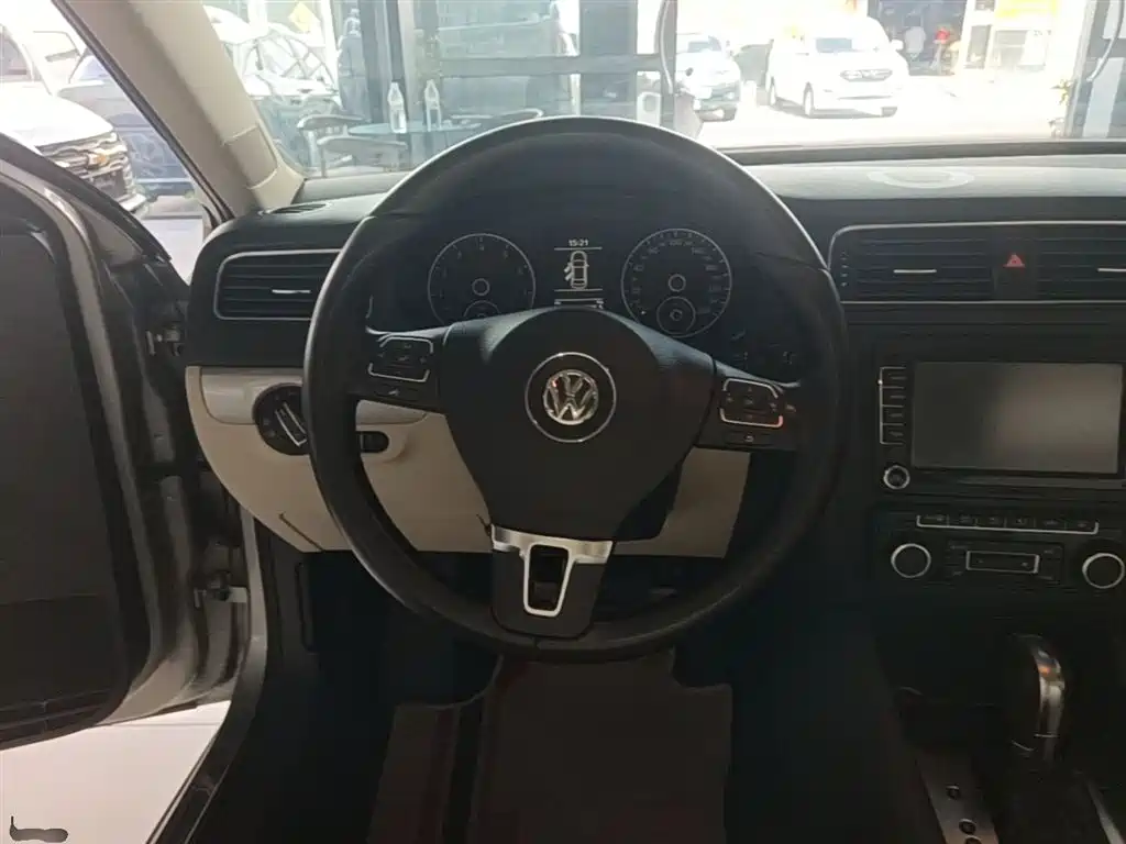 Volkswagen Sagitar 2014 Facelift 1.4TSI Automatic Luxury фото 11