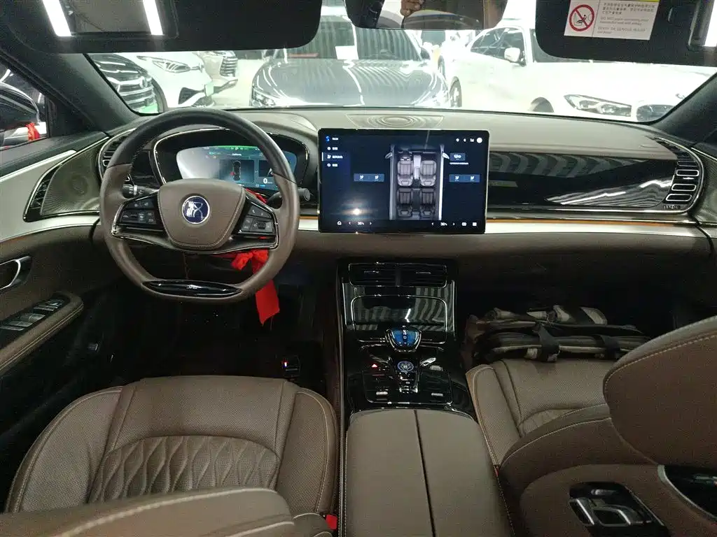 BYD Han 2024 DM-i Glory Edition 121KM Premium фото 6
