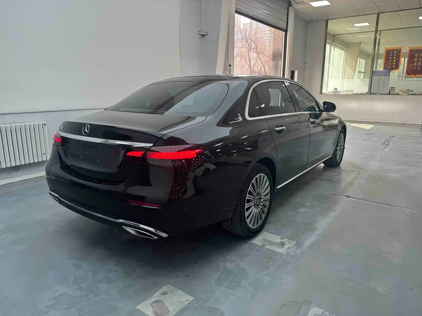 Mercedes-Benz E-Class 2023 E 300 L Fashion фото 4
