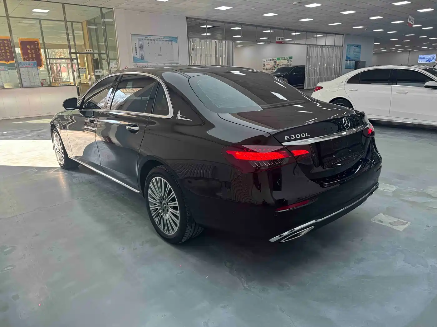 Mercedes-Benz E-Class 2023 E 300 L Fashion фото 6
