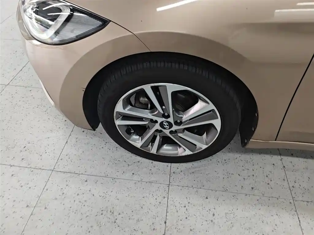 Hyundai Elantra 2016 Model 1.6L Automatic Smart Elite фото 15