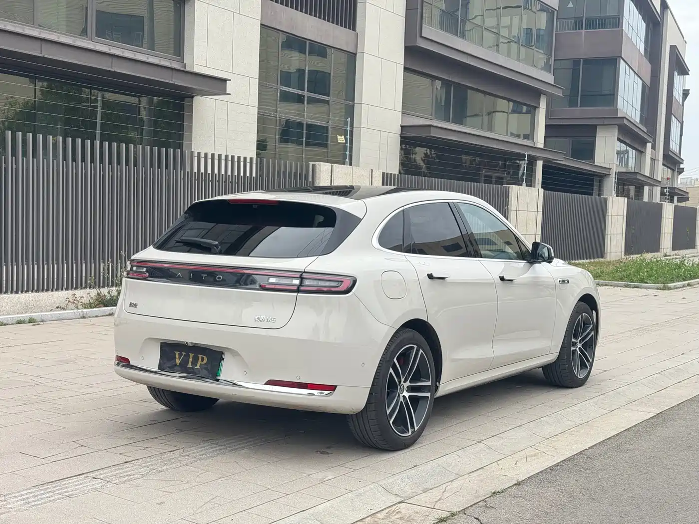 AITO Wenjie AITO M5 2025 Extended Range Ultra AWD фото 6