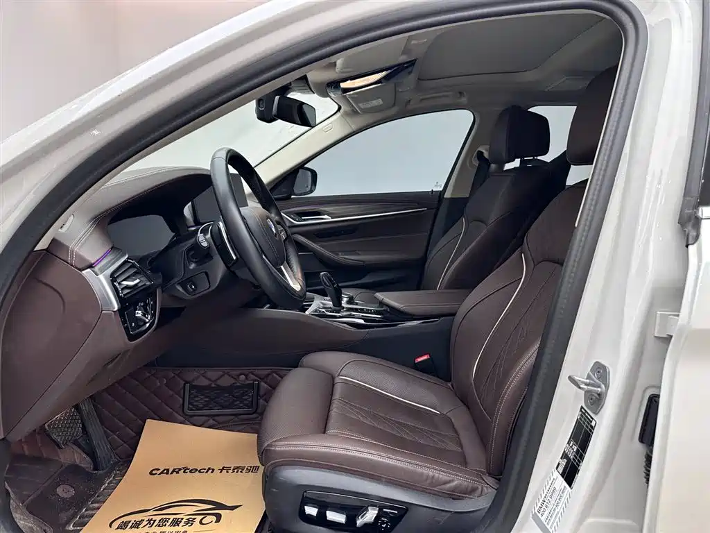 BMW 5 Series 2023 530Li Premium Luxury Package фото 8