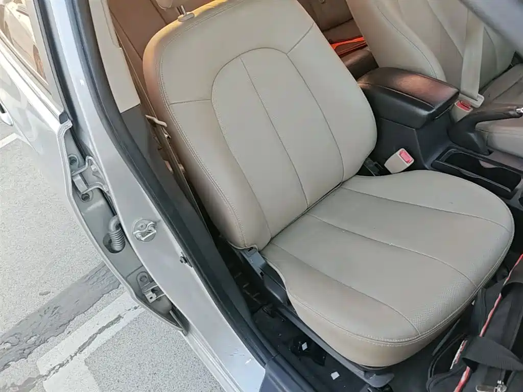 Hyundai Elantra 2011 1.6L Automatic Luxury фото 25