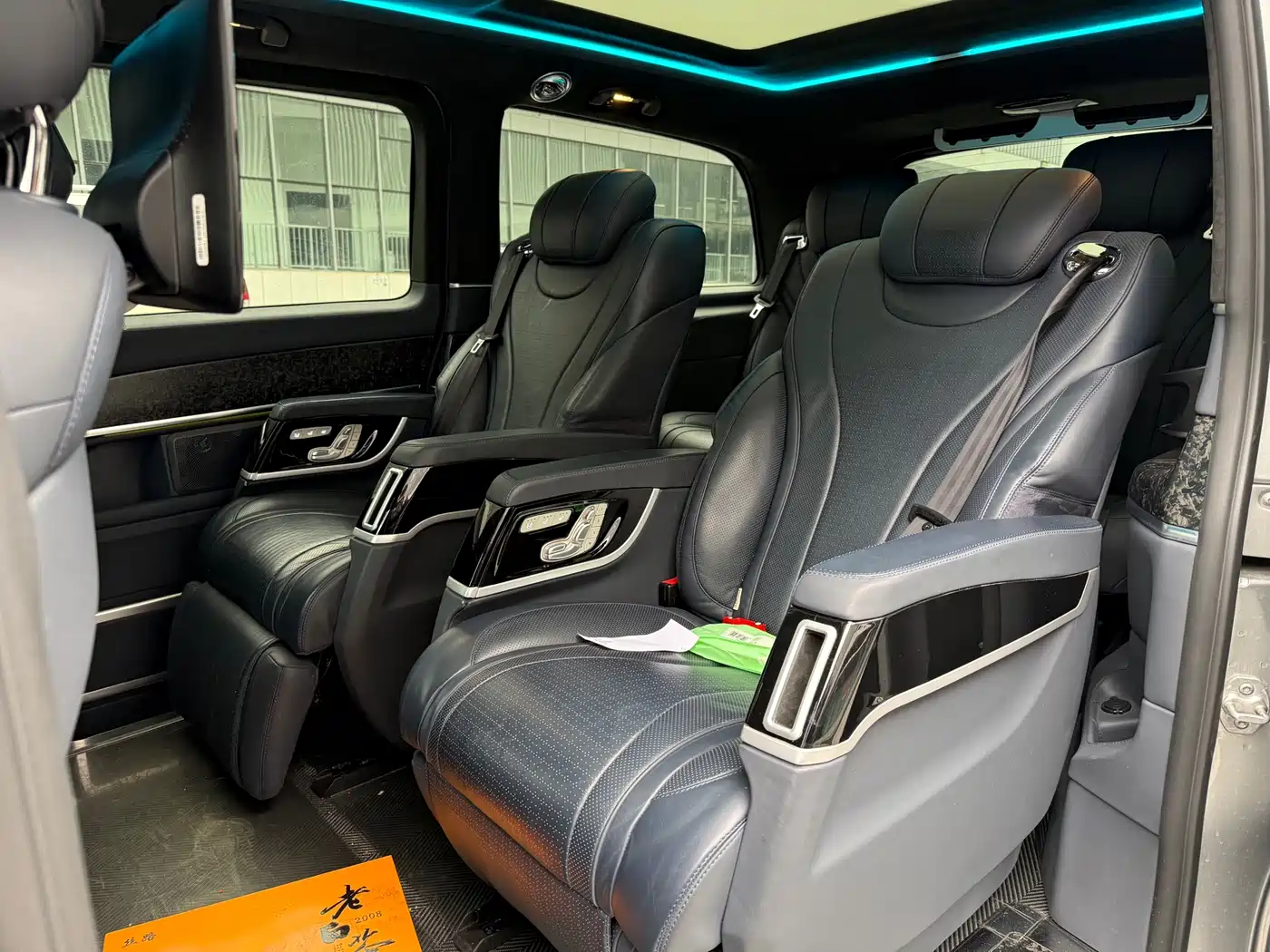 Mercedes-Benz V-Class 2022 V 260 Pilot Edition фото 10