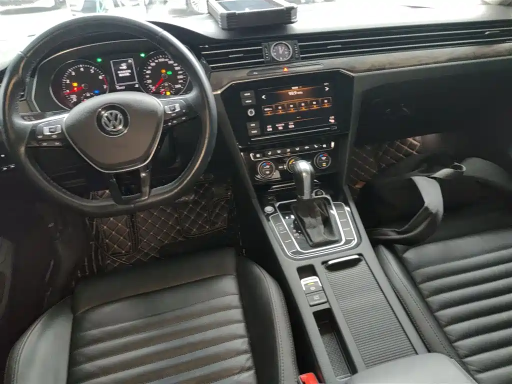 Volkswagen Magotan 2019 330TSI DSG Luxury Class China VI фото 10