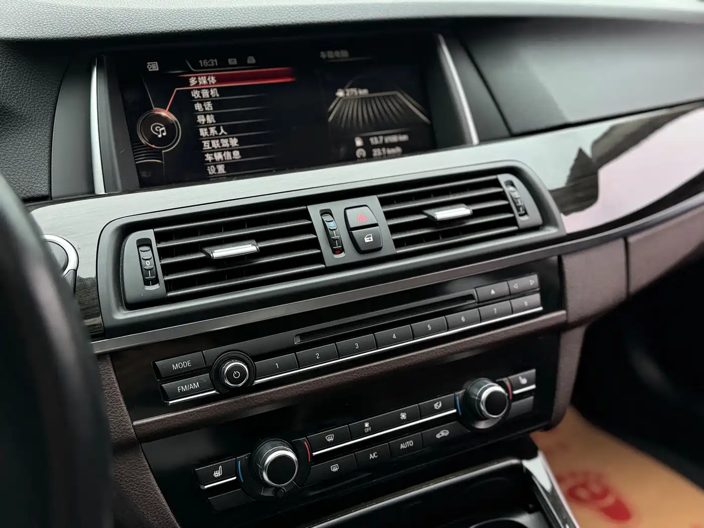 BMW 5 Series 2014 525Li Luxury Design Package фото 17