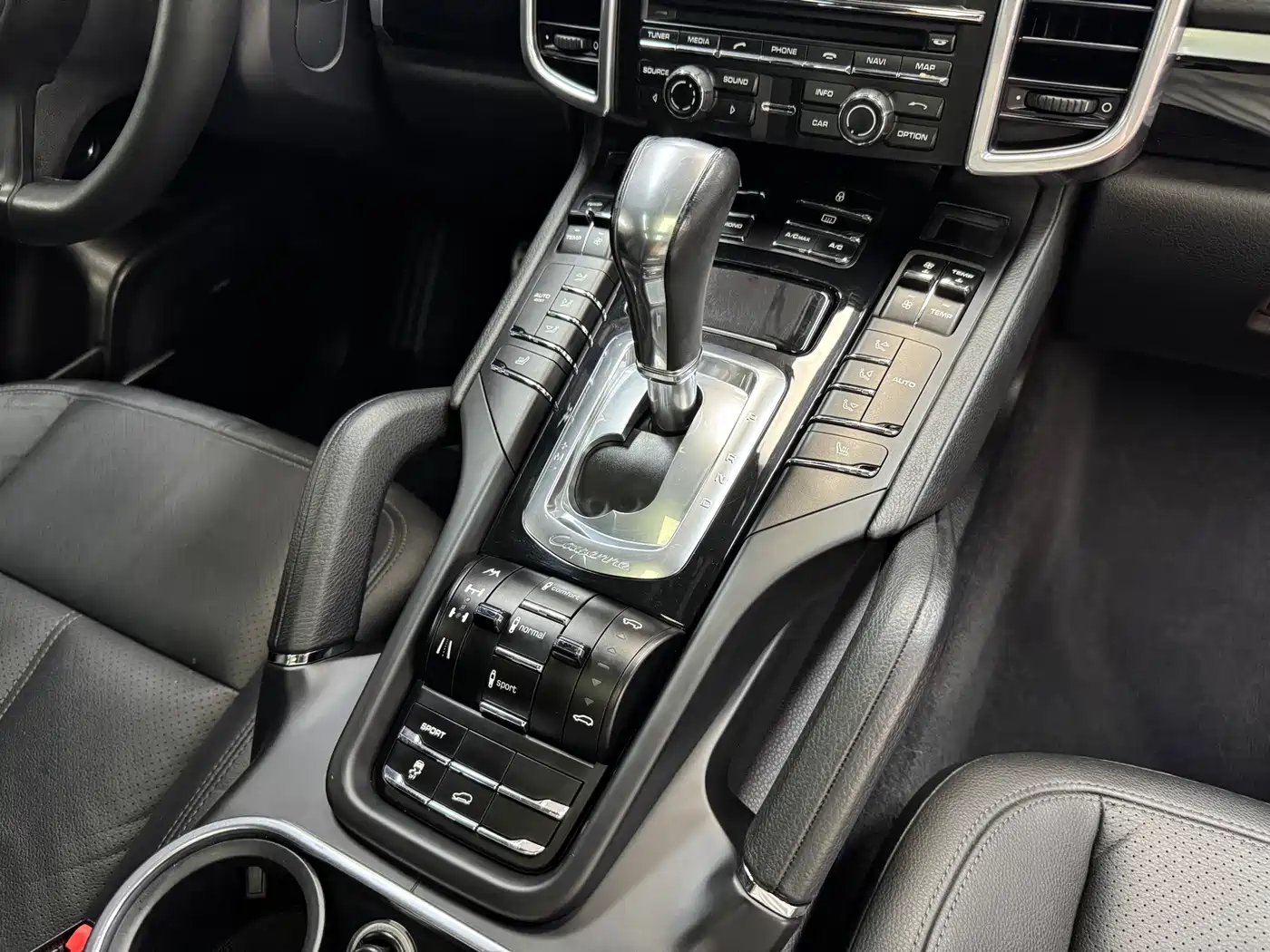 Porsche Cayenne 2011 Cayenne 3.0T фото 23
