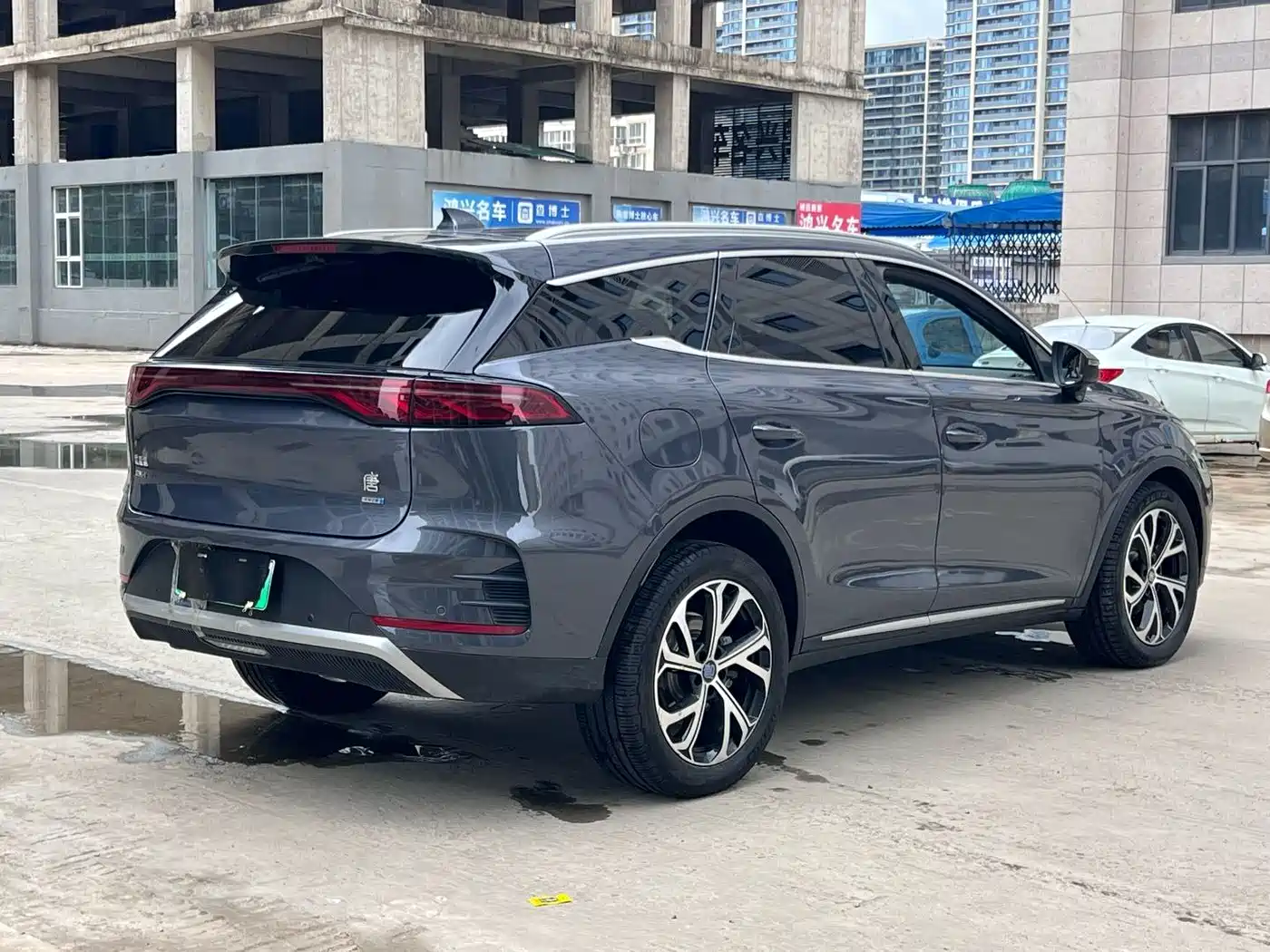 BYD Tang New Energy 2024 DM-i Glory Edition 112KM Deluxe фото 7