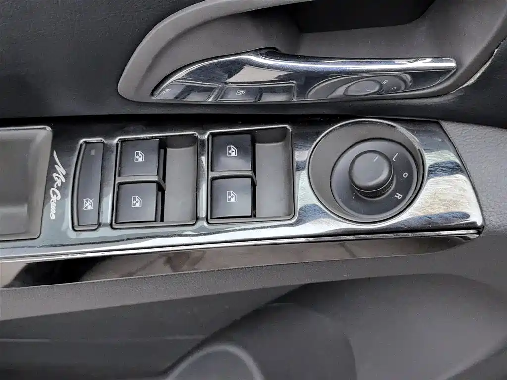 Chevrolet Cruze 2014 1.6L SL Million Commemorative Edition AT фото 9