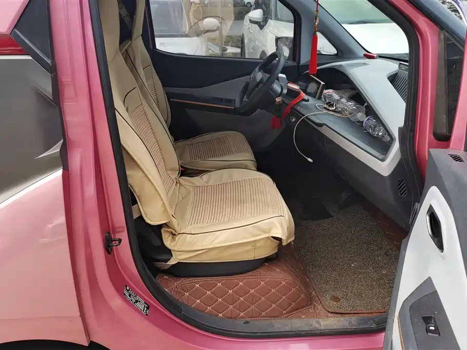 BAOJUN E200