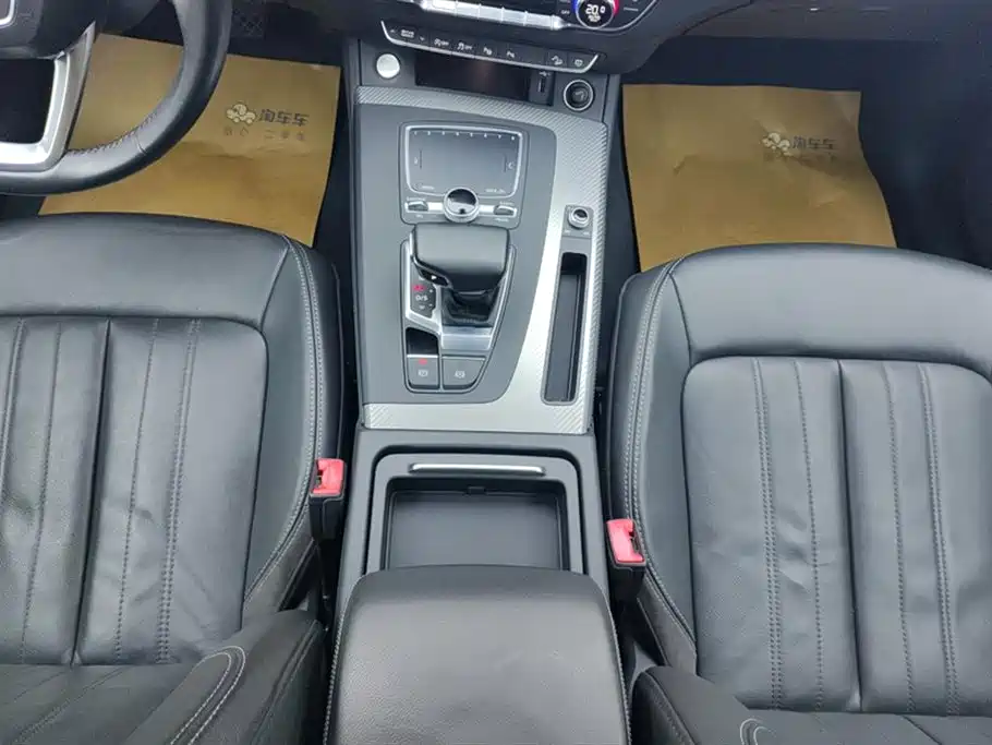 Audi Q5L 2020 45 TFSI Exclusive Fashion фото 16