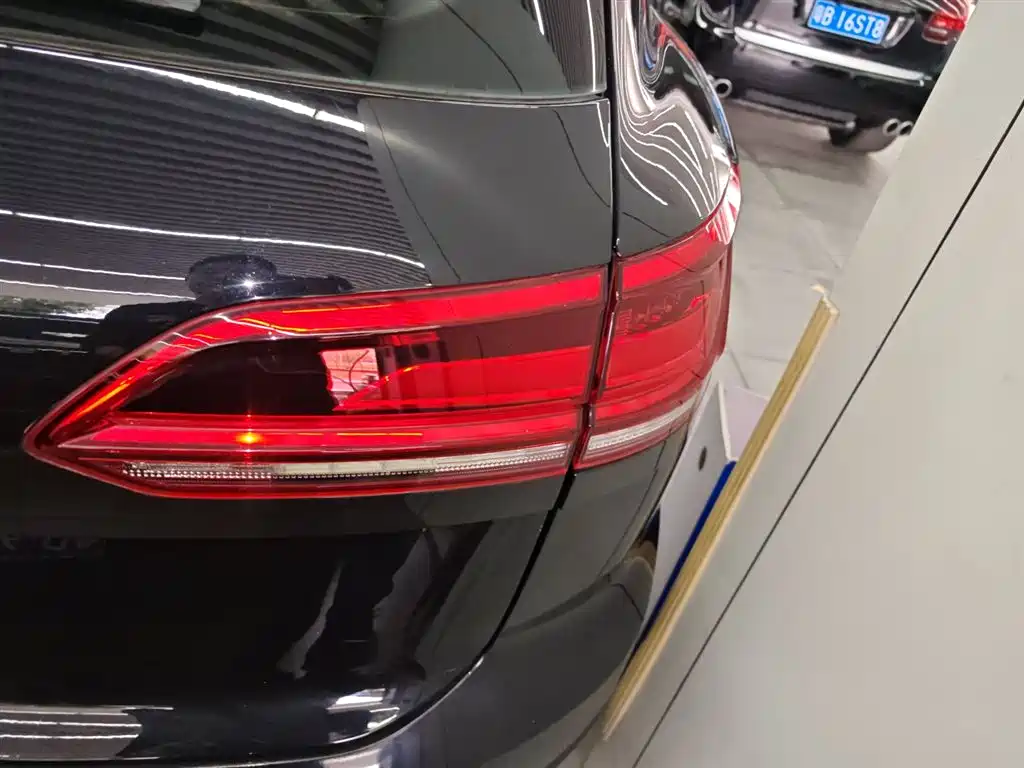 Volkswagen Touareg 2019 2.0TSI Pilot Edition China VI фото 8