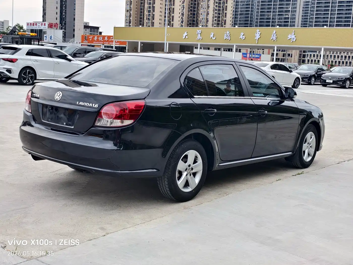 Volkswagen Lavida 2011 1.6L Automatic Leisure Edition фото 6