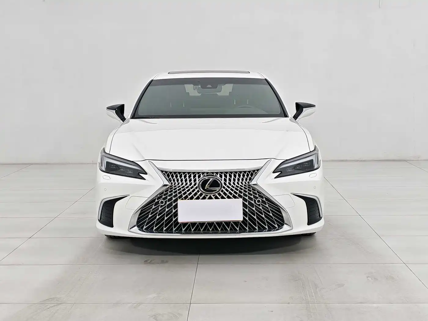 Lexus ES 2025 200 Ultimate Edition фото 2