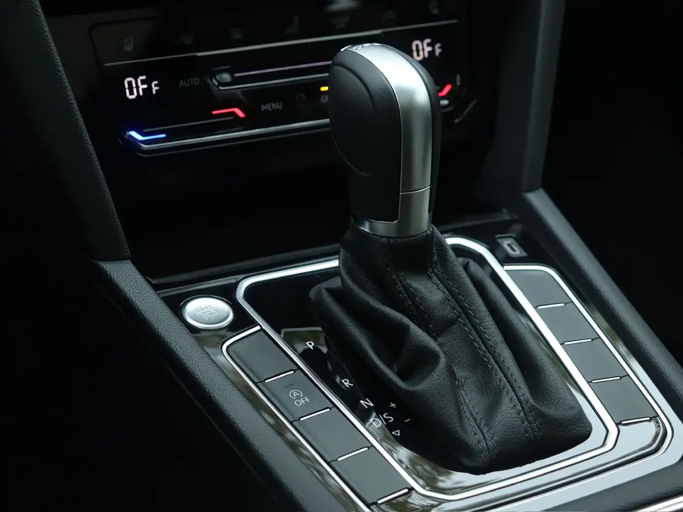 Volkswagen Magotan 2024 2 Million Units Public Sharing Edition 330TSI DSG Luxury фото 17