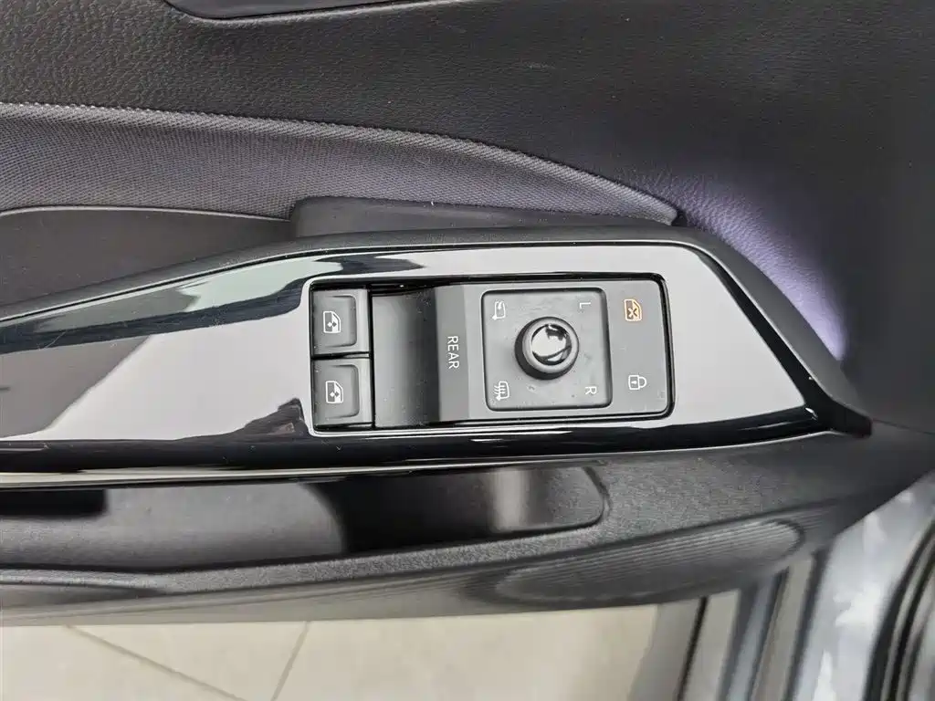 Volkswagen ID.3 2023 Upgraded Pure Intelligence Edition фото 9