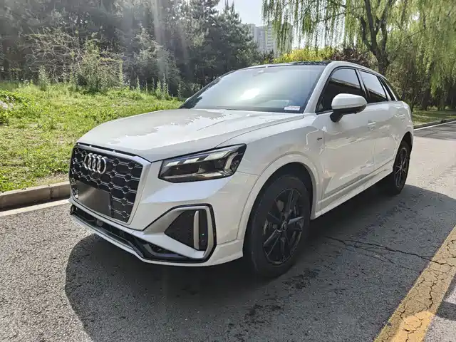 AUDI Q2L 2024