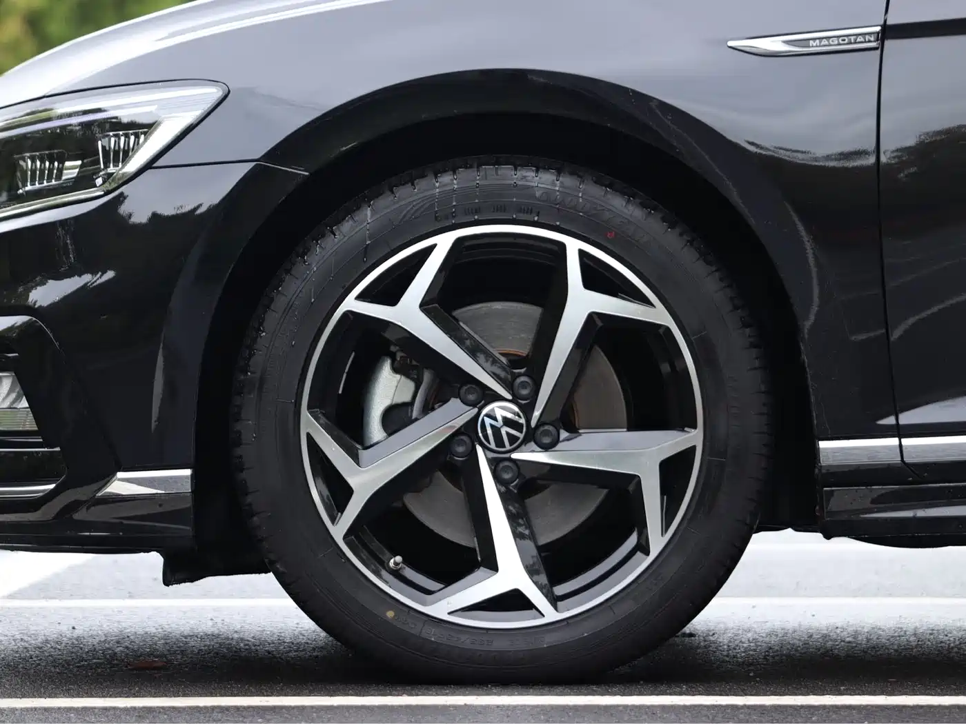 Volkswagen Magotan 2024 2 Million Units Public Sharing Edition 330TSI DSG Luxury фото 9