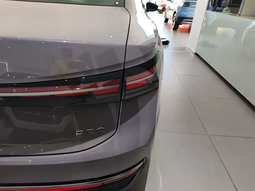 Volkswagen Passat 2025 Pro 380TSI Dragon Prestige Edition фото 8