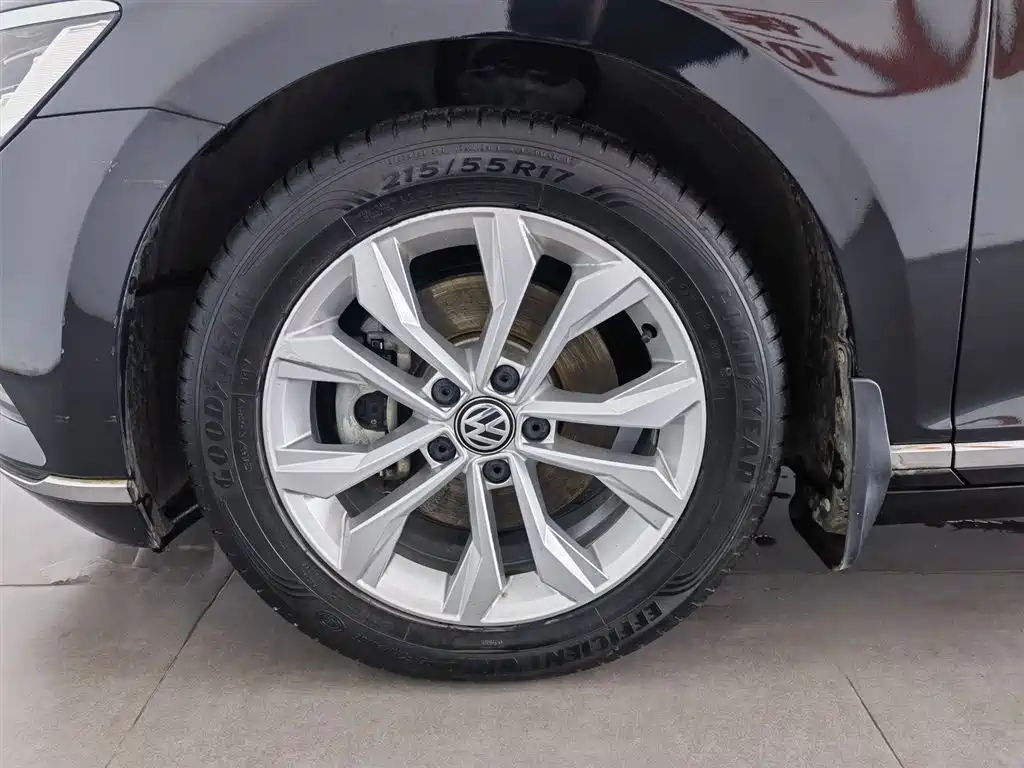 Volkswagen Magotan 2018 Facelift 330TSI DSG Luxury фото 17