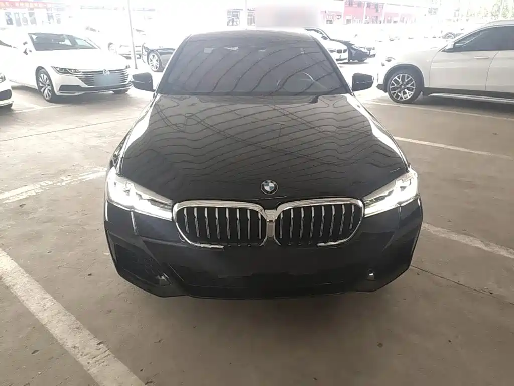 Photo 3 - BMW 5 Series