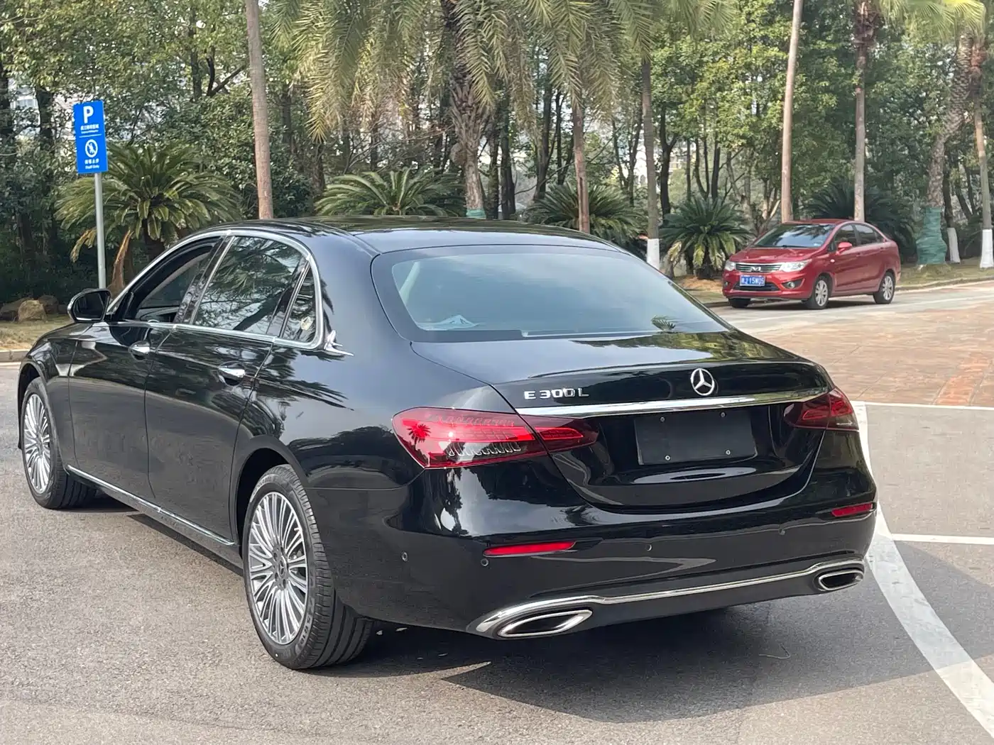 Mercedes-Benz E-Class 2023 E 300 L Luxury фото 4