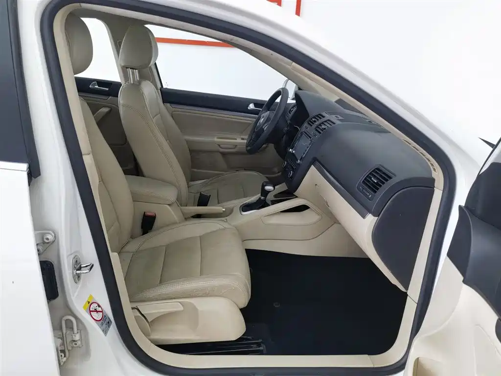 Volkswagen Sagitar 2011 1.4TSI Automatic Technology фото 23